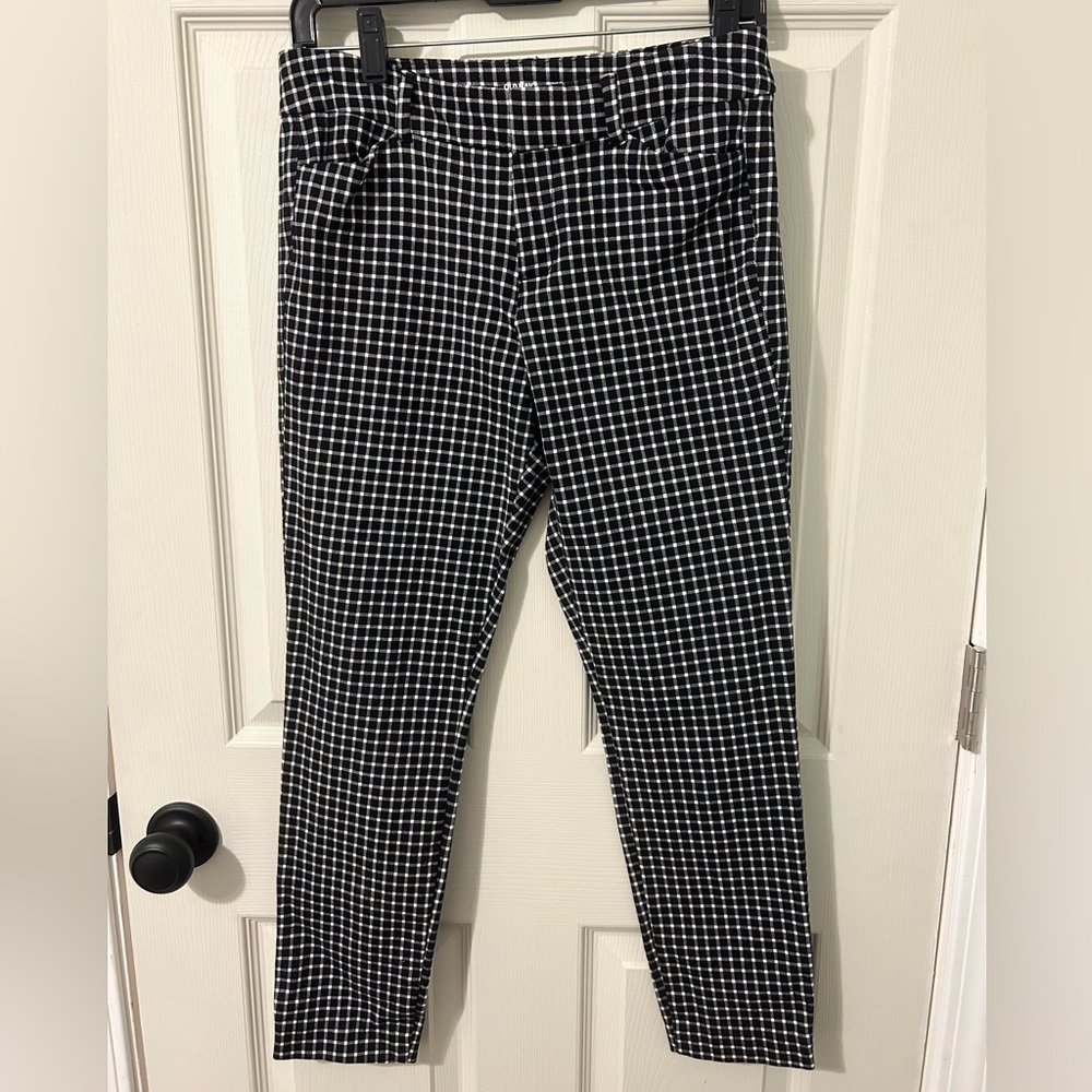 Old Navy Black & White Checkered Pixie Dress Pants